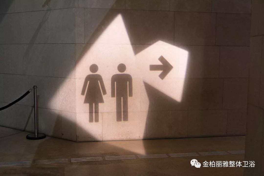 卫生间的“ N-COUNT”