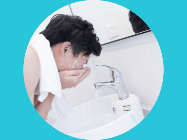 智能浴室柜健康卫士 牙刷有怎么样的危害.gif